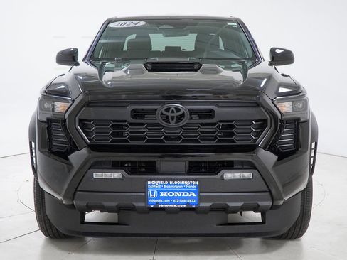 Used 2024 Toyota Tacoma TRD Sport image 3