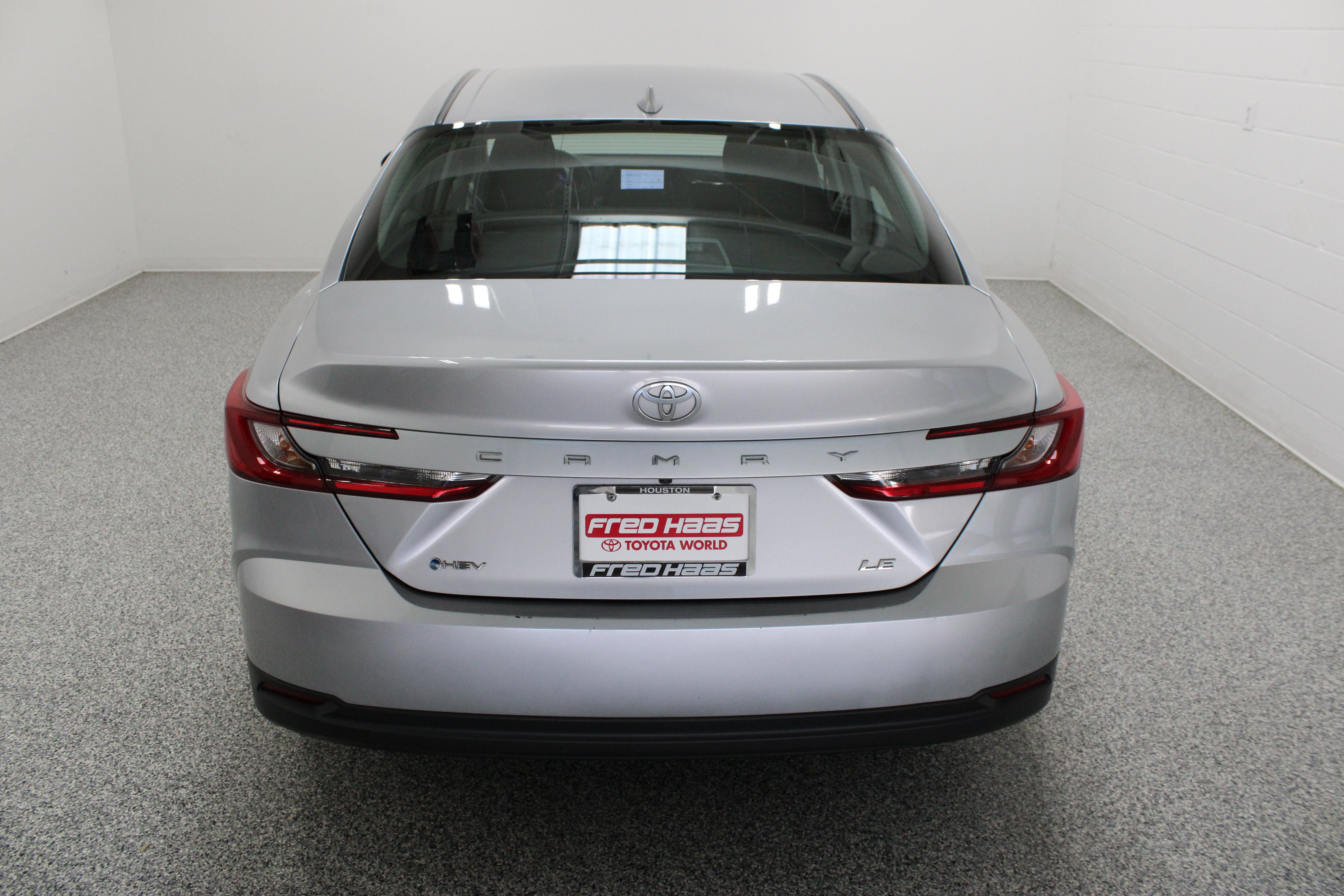 Used 2025 Toyota Camry LE FWD image 8