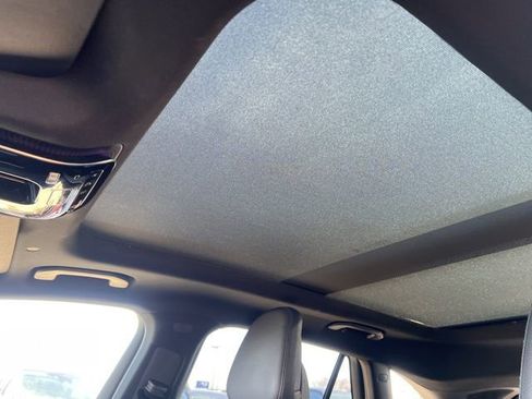 Used 2025 Mercedes-Benz GLC 300 4MATIC image 13