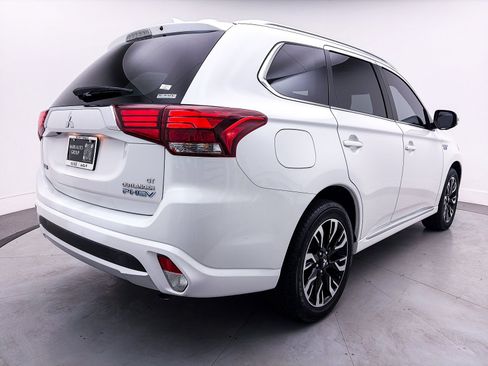 Used 2018 Mitsubishi Outlander GT image 10