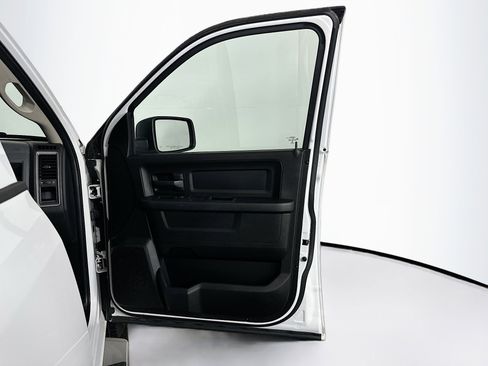 Used 2018 RAM 1500 Express image 30