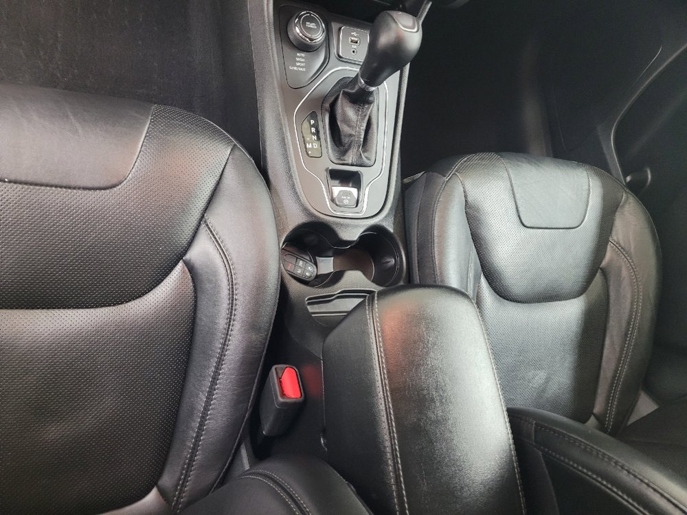 Used 2021 Jeep Cherokee Latitude Lux w/ Comfort/Convenience Group AWD/4WD image 26