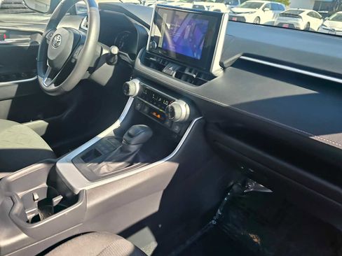 Used 2025 Toyota RAV4 XLE image 12