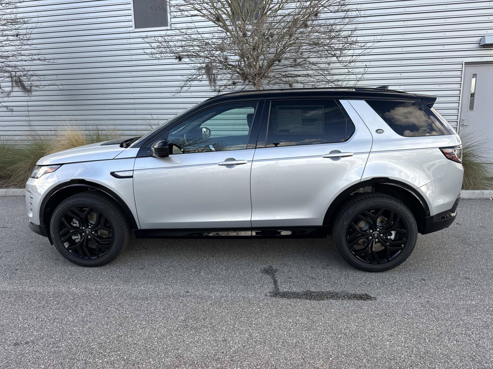 Used 2026 Land Rover Discovery Sport Landmark AWD/4WD image 2