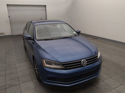 Used 2017 Volkswagen Jetta SE FWD image 14
