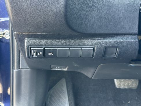 Certified 2022 Toyota Corolla SE w/ SE Premium Package image 23