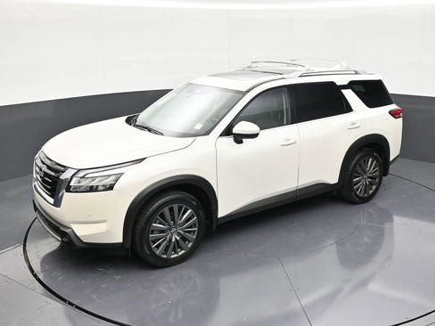 Used 2022 Nissan Pathfinder SL w/ SL Premium Package image 12
