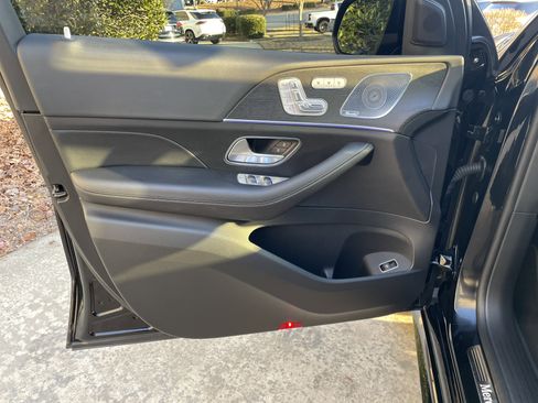 Certified 2025 Mercedes-Benz GLS 450 4MATIC image 18