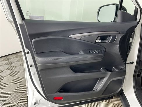 Certified 2019 Honda Ridgeline Sport image 16