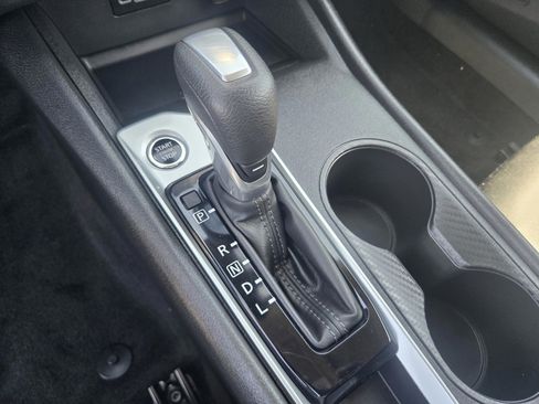 Used 2025 Nissan Altima 2.5 SV FWD image 14