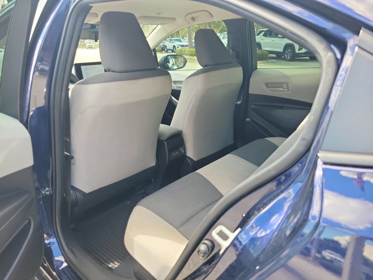 Used 2025 Toyota Corolla LE FWD image 9