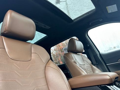 Used 2022 Kia Telluride SX w/ SX Prestige Package image 15