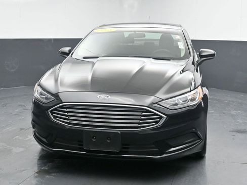 Used 2018 Ford Fusion SE w/ Fusion SE Technology Package image 4