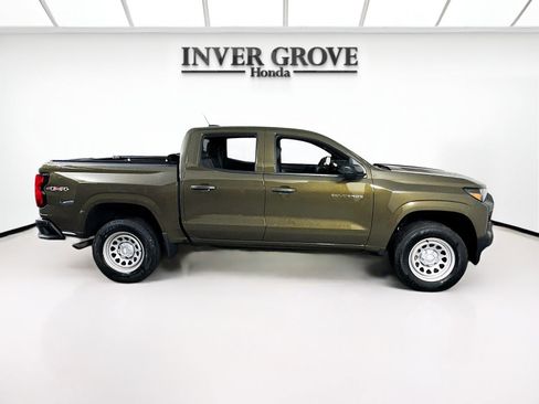Used 2023 Chevrolet Colorado W/T w/ WT Convenience Package II AWD/4WD image 4