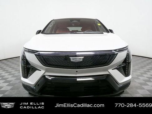 Used 2025 Cadillac Optiq Sport 2 w/ LPO, Floor Liner Package image 36