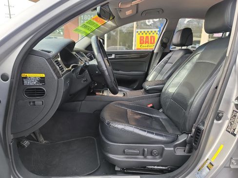 Used 2013 Hyundai Genesis 3.8 image 13