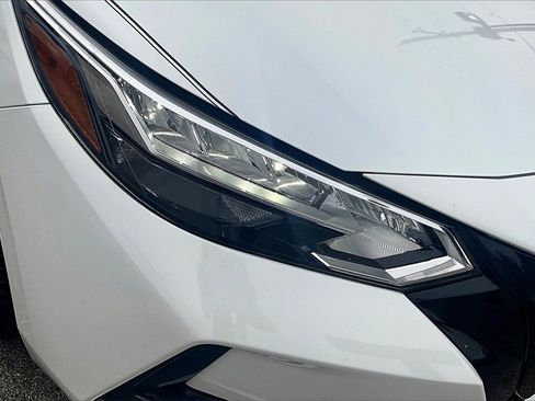 Used 2023 Nissan Sentra SR w/ Midnight Edition Package image 28