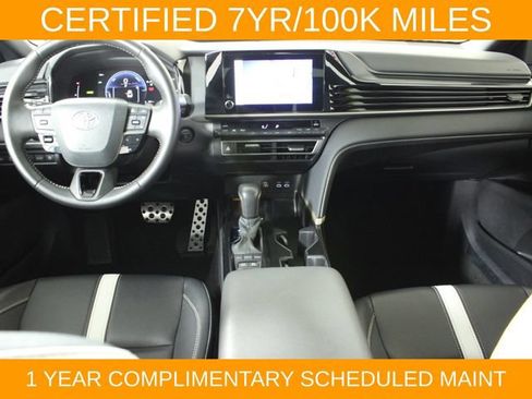 Used 2025 Toyota Camry SE FWD image 13