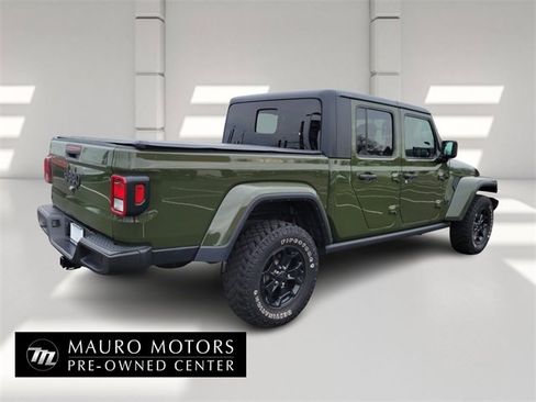 Used 2022 Jeep Gladiator Willys image 3