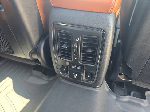 Used 2014 Jeep Grand Cherokee SRT8 w/ Luxury Group II AWD/4WD image 22