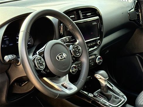 Used 2021 Kia Soul EX image 18