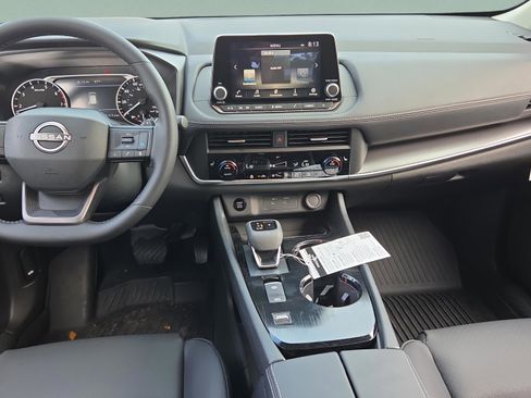 New 2026 Nissan Rogue SV w/ SV Premium Package FWD image 12