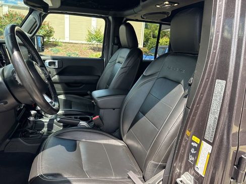 Used 2021 Jeep Wrangler Unlimited Sahara image 16