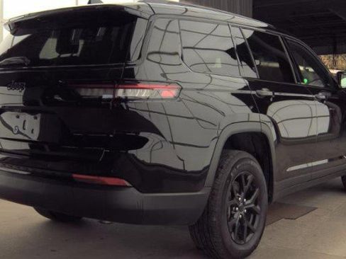 Used 2024 Jeep Grand Cherokee L Altitude image 4