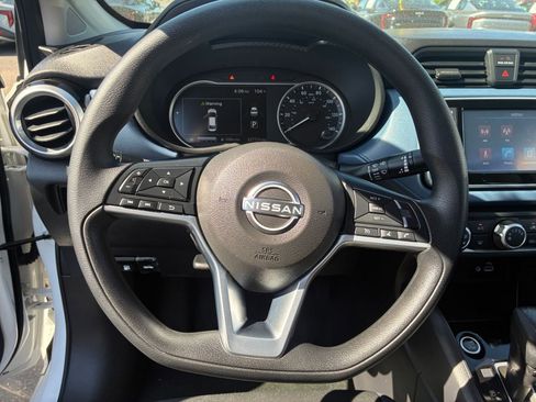 Used 2025 Nissan Versa SV w/ Trunk Package FWD image 25