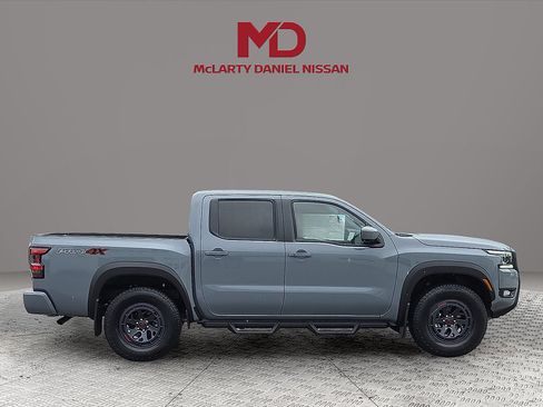 Used 2025 Nissan Frontier PRO-4X w/ Tow Package AWD/4WD image 6