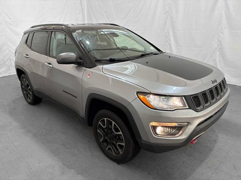 Used 2019 Jeep Compass Trailhawk AWD/4WD image 8