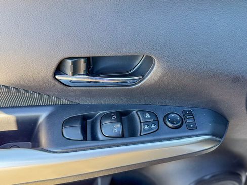 Used 2019 Nissan Kicks SV w/ Exterior Package image 13