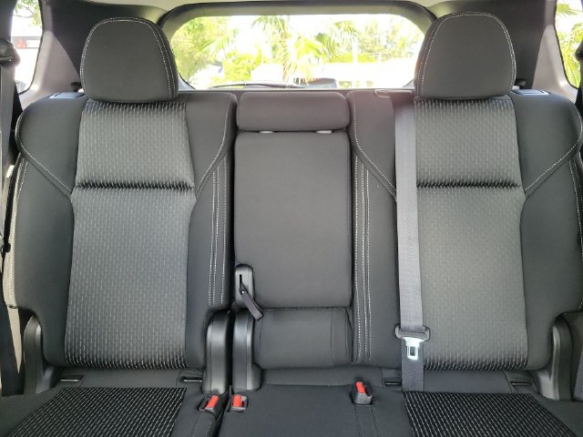 Used 2026 Mitsubishi Outlander ES FWD image 27