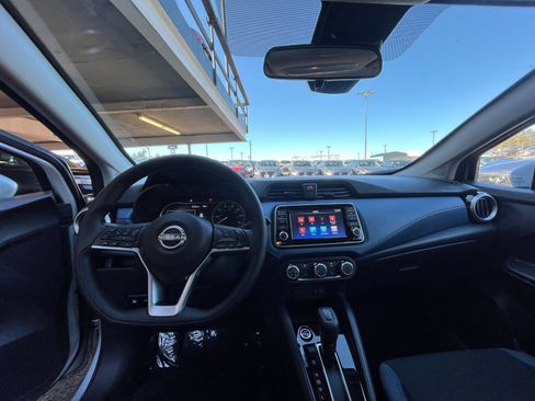 Used 2025 Nissan Versa SV FWD image 31