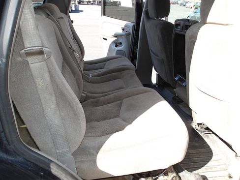 Used 2004 Chevrolet Tahoe LS AWD/4WD image 12