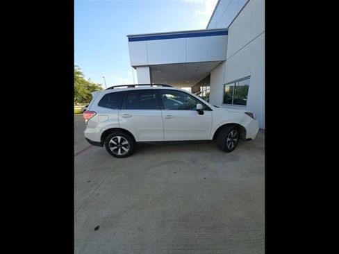 Used 2018 Subaru Forester 2.5i Limited AWD/4WD image 2