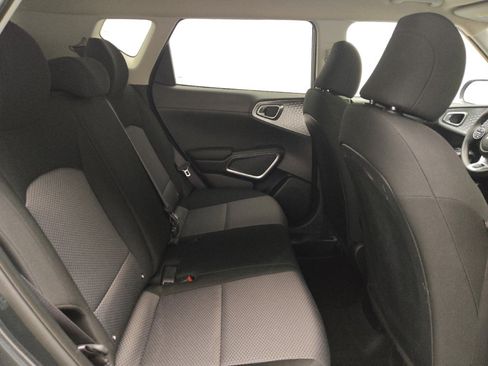 Used 2025 Kia Soul LX w/ LX Technology Package FWD image 19