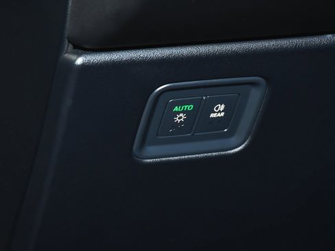 Used 2025 Porsche Macan 4 Electric image 20