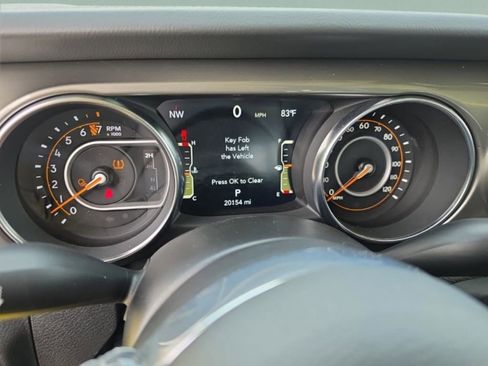 Used 2023 Jeep Gladiator Overland w/ Trailer Tow Package AWD/4WD image 16
