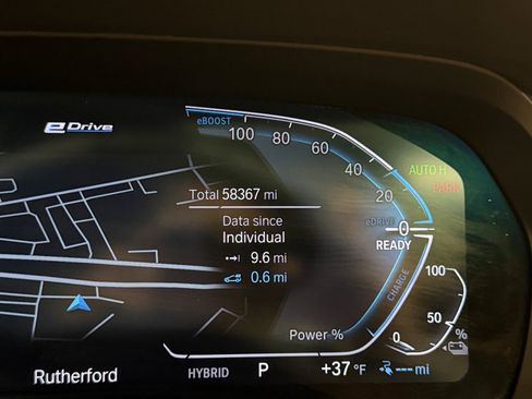 Used 2022 BMW X5 xDrive45e w/ M Sport Package image 11