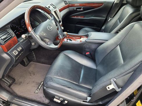 Used 2011 Lexus LS 460 w/ Comfort Pkg RWD image 14