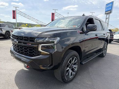 Used 2023 Chevrolet Tahoe Z71 w/ Luxury Package image 9