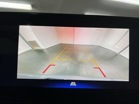 Certified 2024 Chevrolet Trax RS w/ Sunroof Package FWD image 14