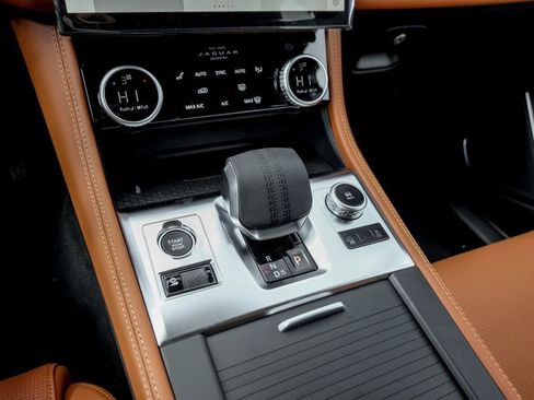 New 2026 Jaguar F-PACE R-Dynamic S image 15