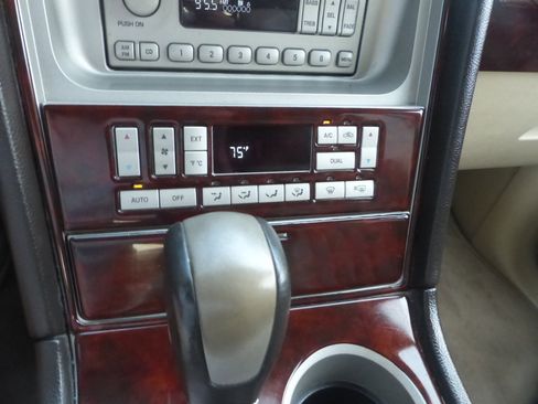 Used 2003 Lincoln Navigator Luxury image 22