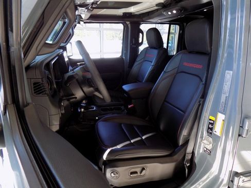 Certified 2024 Jeep Gladiator Rubicon image 16