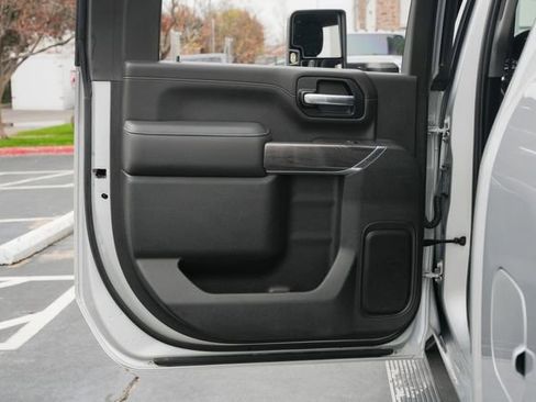 Used 2020 Chevrolet Silverado 2500 LTZ w/ LTZ Plus Package image 40