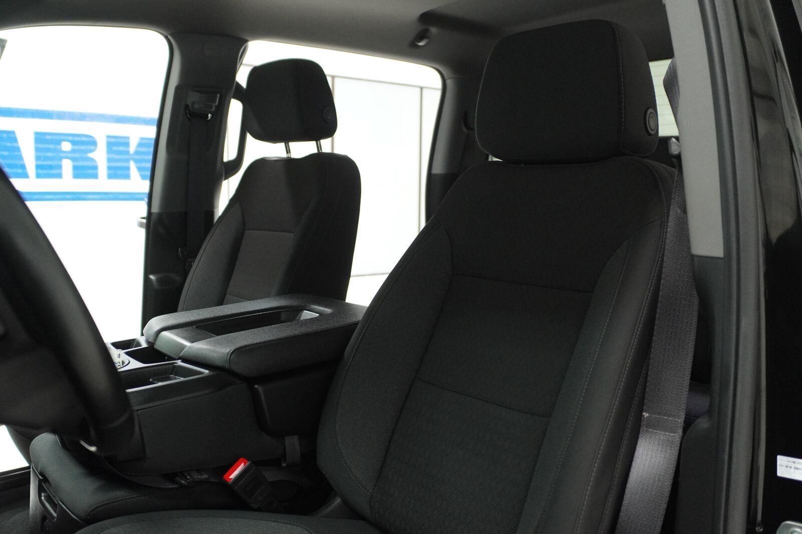Used 2025 Chevrolet Silverado 1500 LT RWD image 7