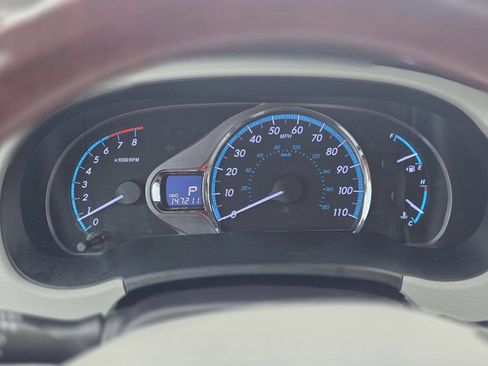 Used 2014 Toyota Sienna Limited image 24