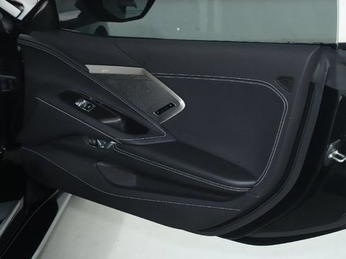 Used 2021 Chevrolet Corvette Stingray Preferred Cpe w/ Z51 Performance Package RWD image 31